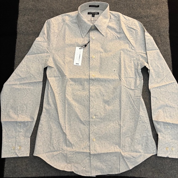 Express Other - EXPRESS 1MX Modern Fit White Paisley L/S Button-Up Shirt